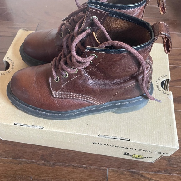 Dr. Martens 101 boots in harvest tan leather (US W5/M4) - Picture 3 of 8